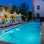 Hotel Via Farilya