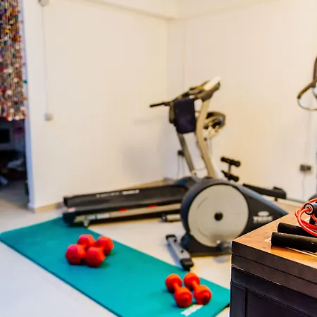 호텔 Via Farilya 2*