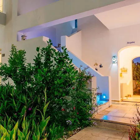 호텔 Via Farilya 2*