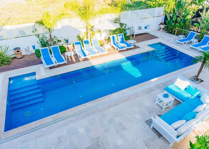 Via Farilya Yalıkavak